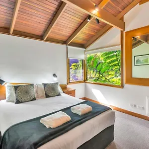 The Oasis And Treetop Byron Bay
